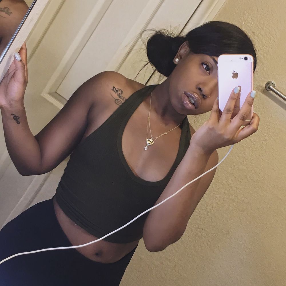 Meet your Posher, Quesha diane